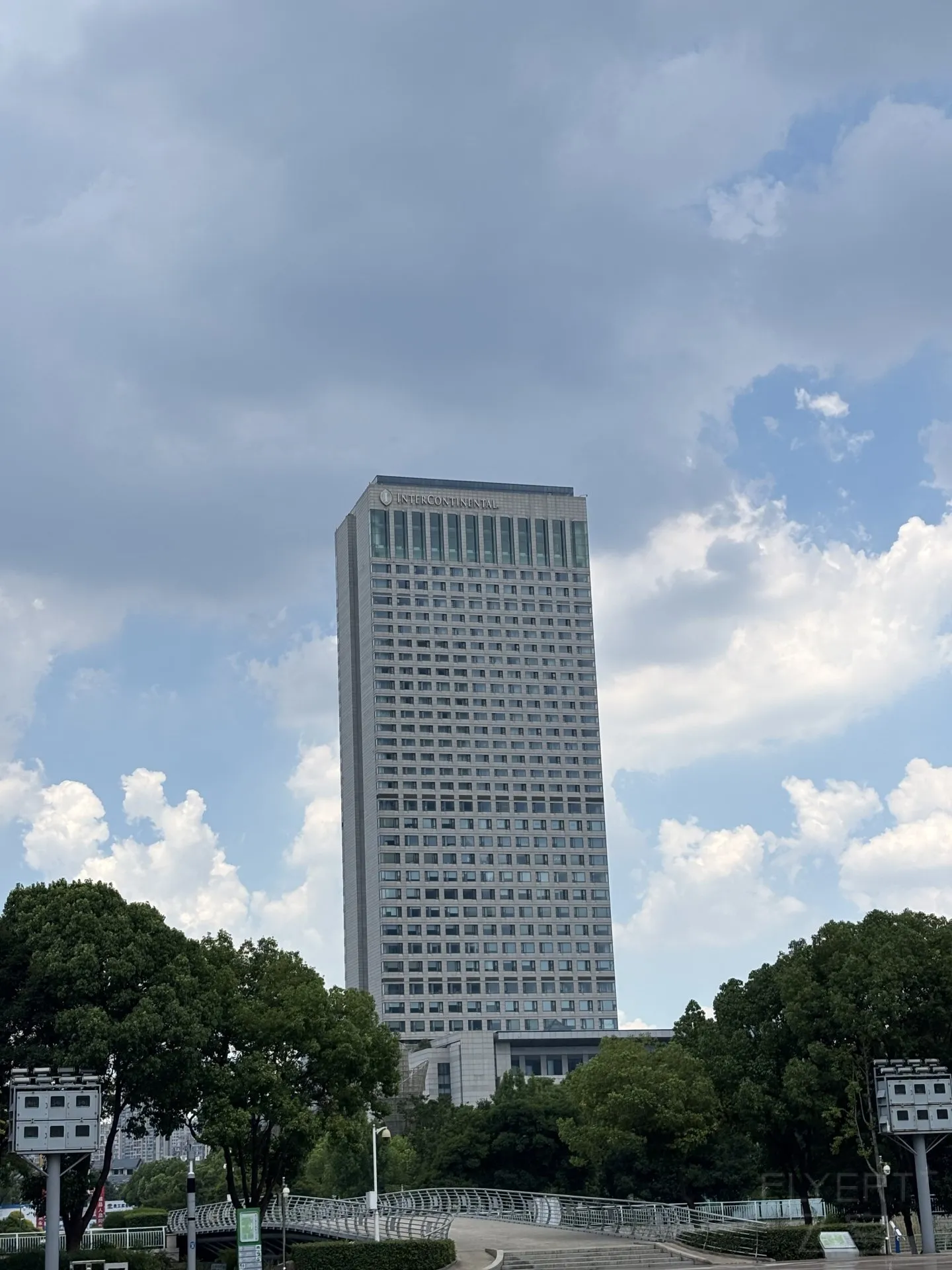 092426GOWRKWRYIWDAMUGE.jpg 092426GOWRKWRYIWDAMUGE.jpg
