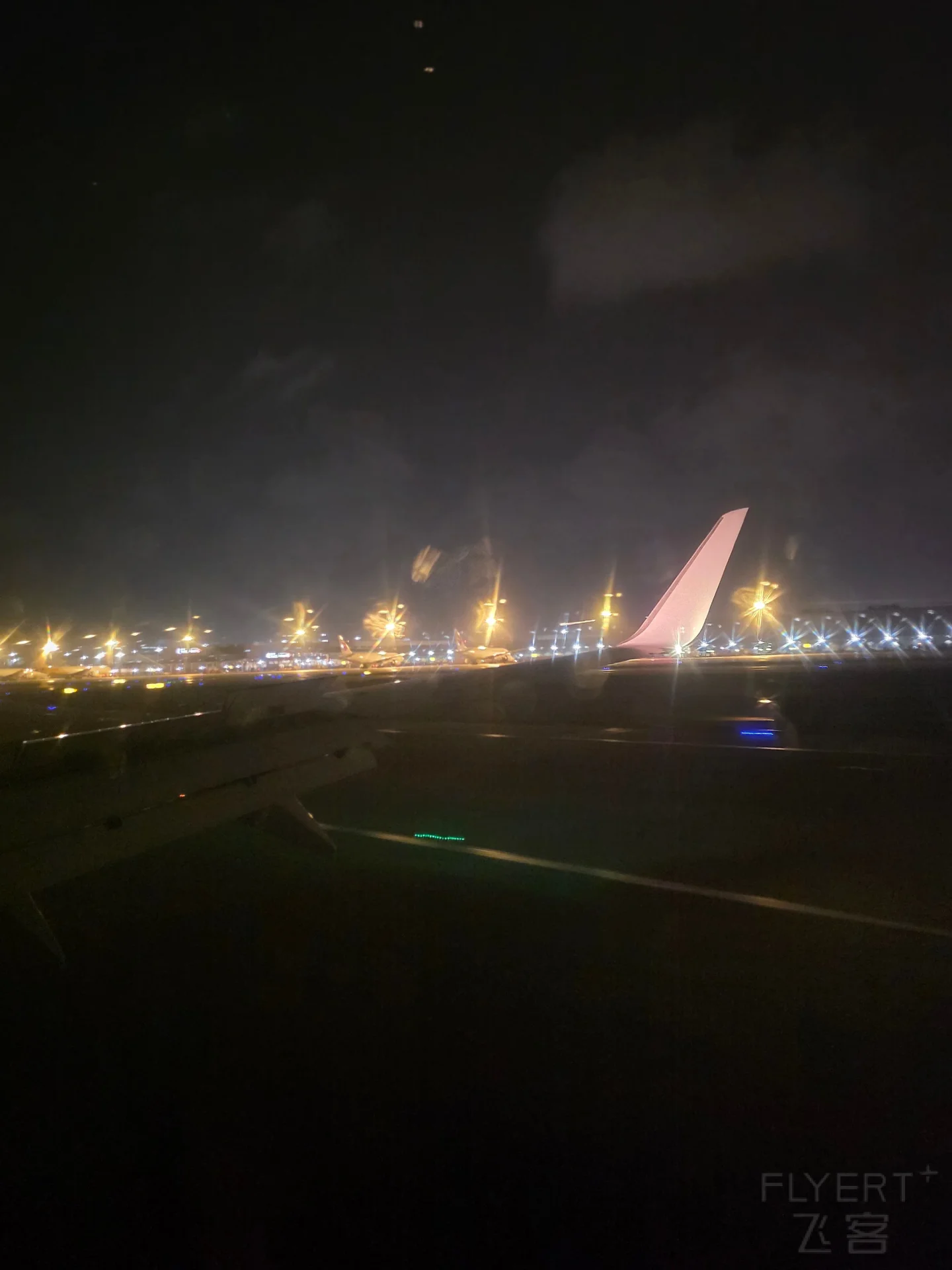 231338M6V1cYbt4xfdg36M.jpg