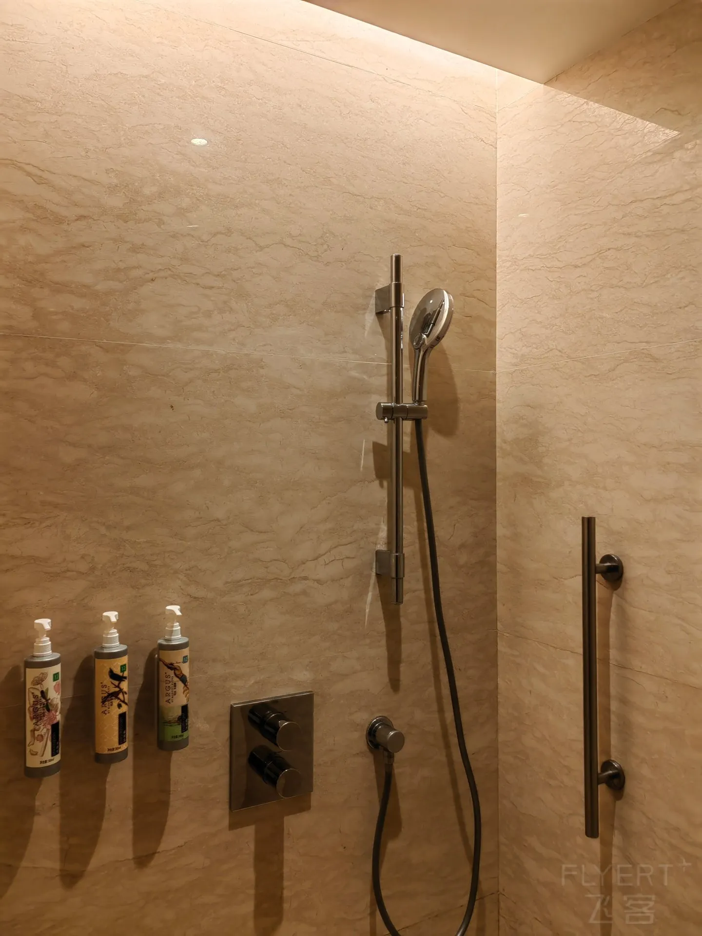 163011U03YJzn8cykG08Nn.jpg