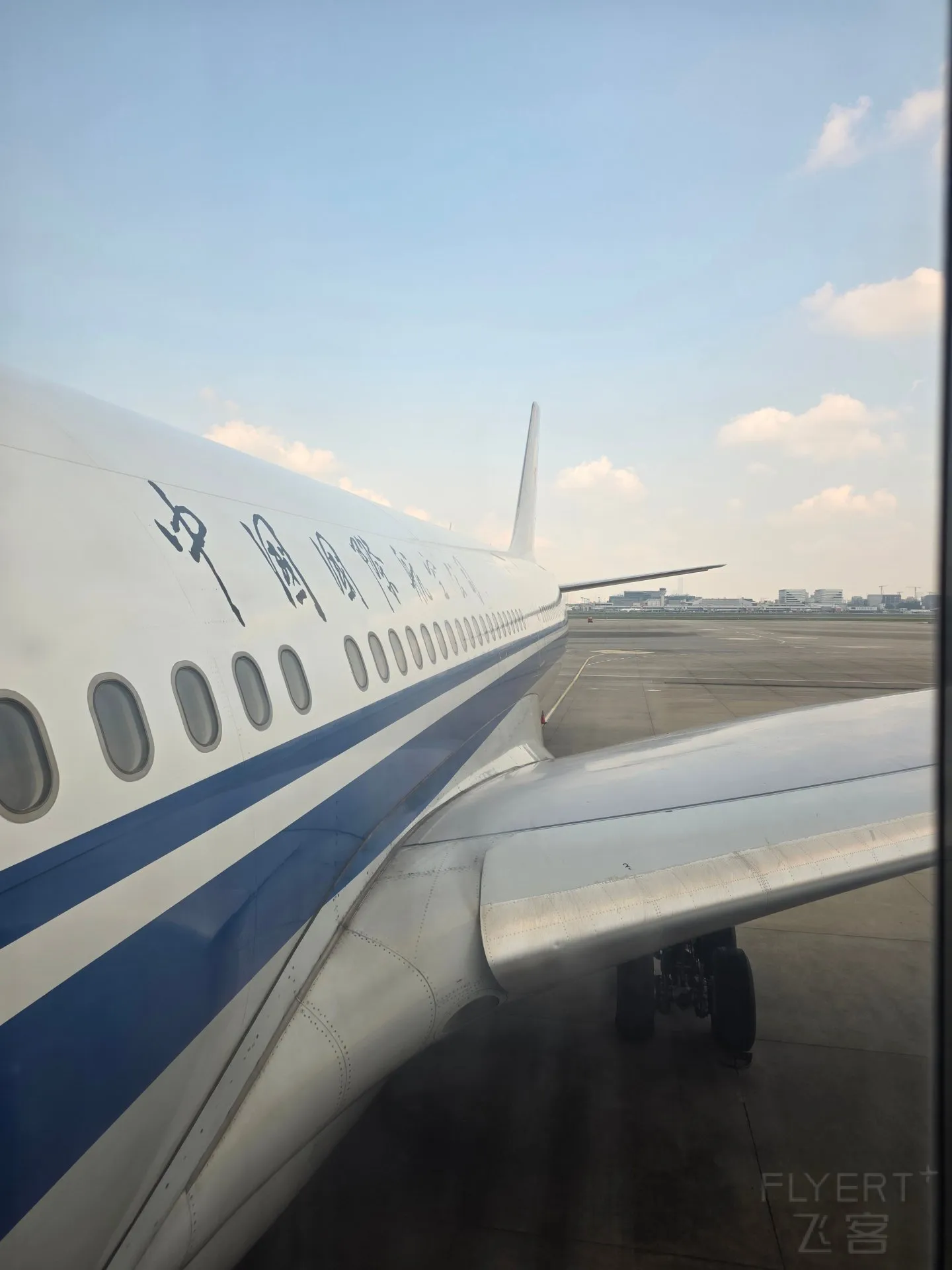 212309D6Ix2sZF9fGH85sl.jpg