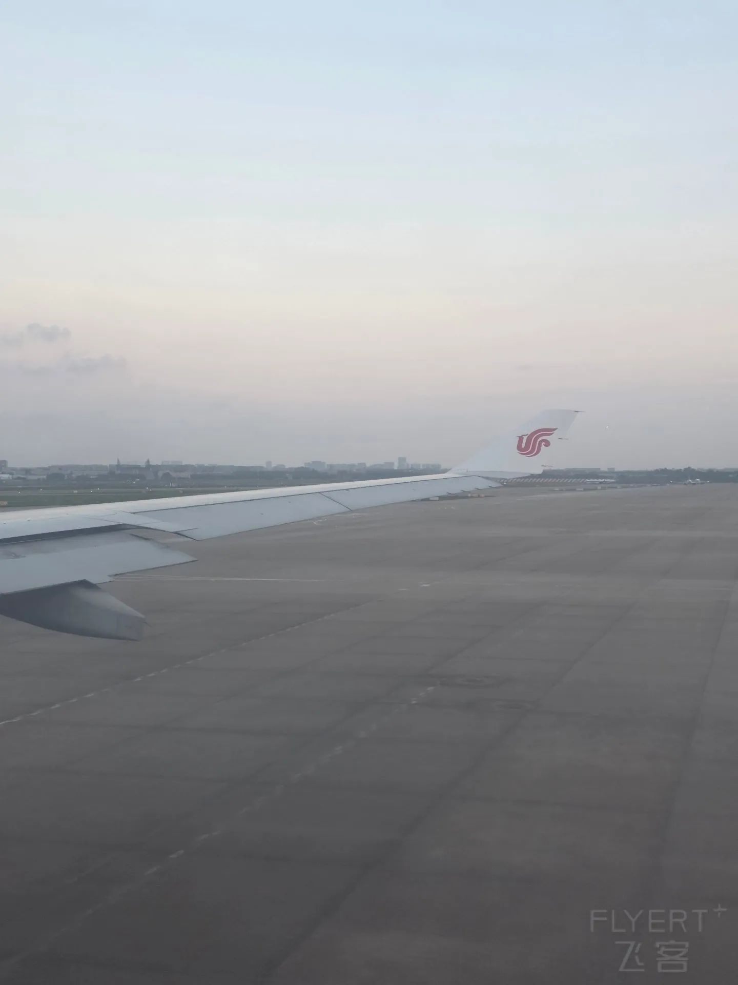 212444TyZIhO496CrJ2J1a.jpg