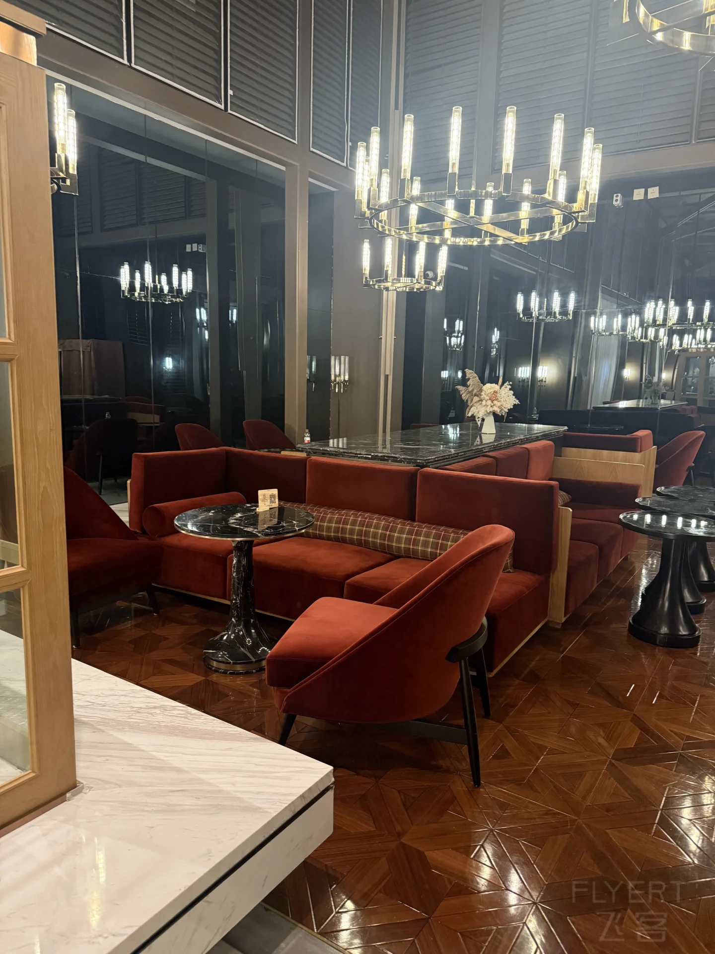 143030FLWLGUCKYELDTDGE.jpg