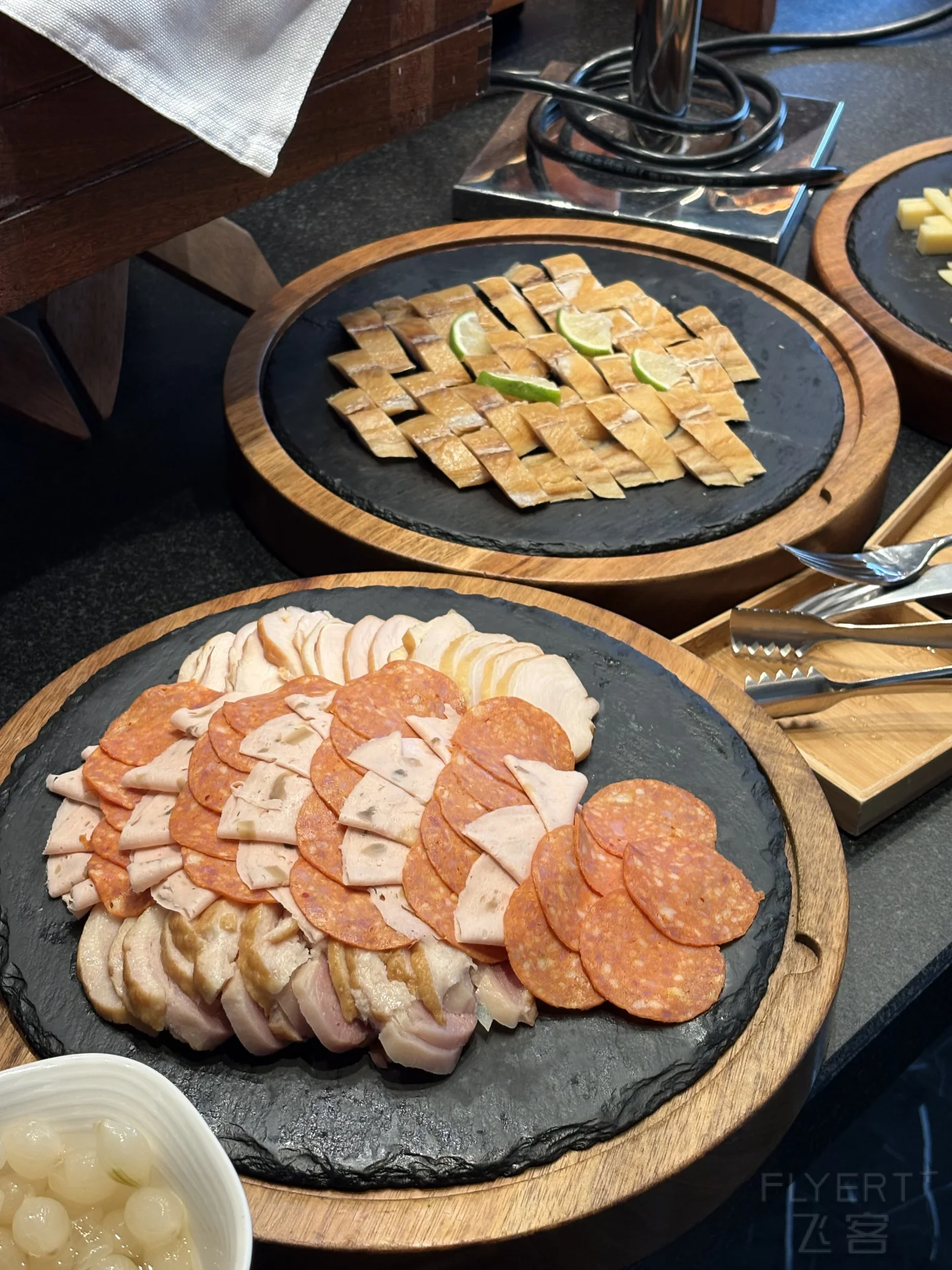 191021KEXHWUZZCYSYFRRV.jpg