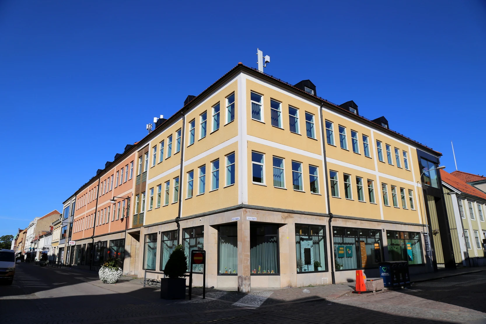 ��䣺�ȼ�֮�ǿ��������������Ƶ� + ��俨������¡�¡�����Ĭ��karlsKrona�ĳǹ���
