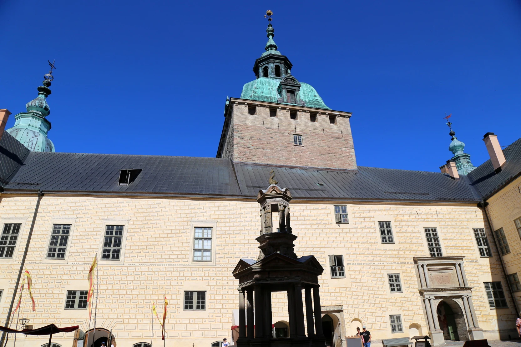 ��䣺�ȼ�֮�ǿ��������������Ƶ� + ��俨������¡�¡�����Ĭ��karlsKrona�ĳǹ���