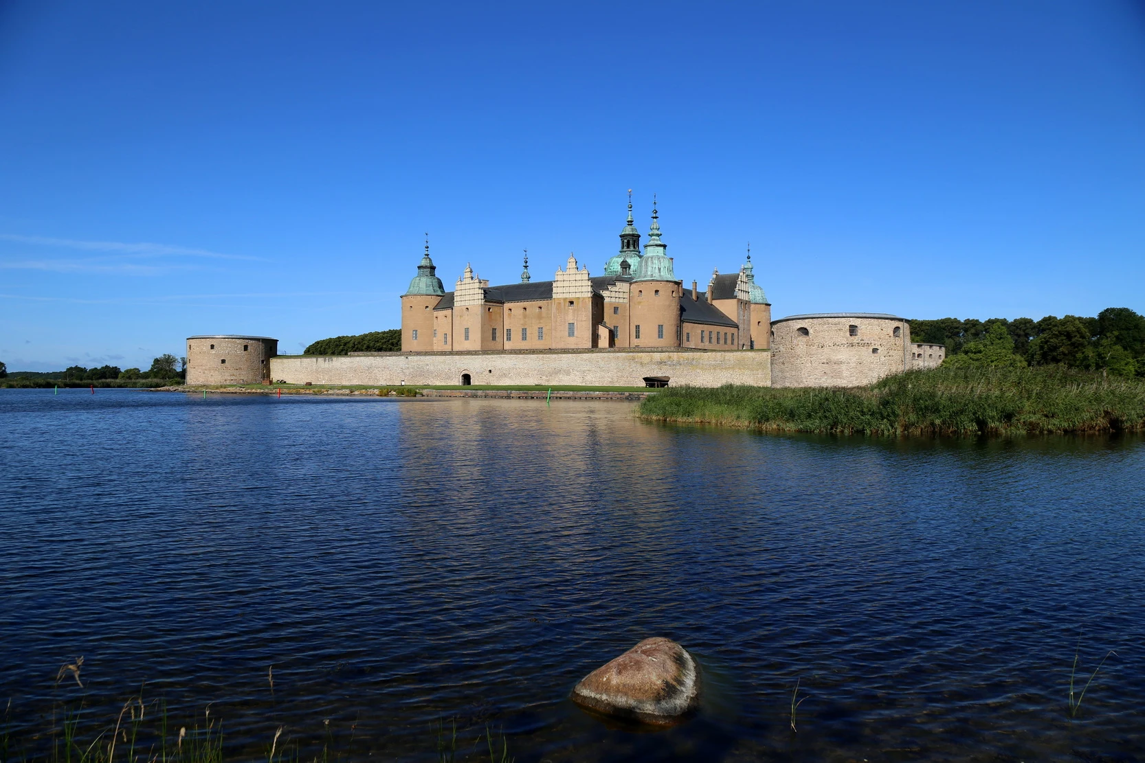 ��䣺�ȼ�֮�ǿ��������������Ƶ� + ��俨������¡�¡�����Ĭ��karlsKrona�ĳǹ���