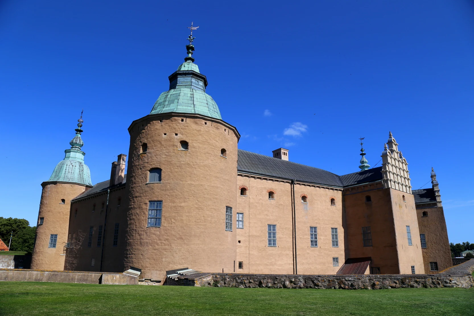 ��䣺�ȼ�֮�ǿ��������������Ƶ� + ��俨������¡�¡�����Ĭ��karlsKrona�ĳǹ���