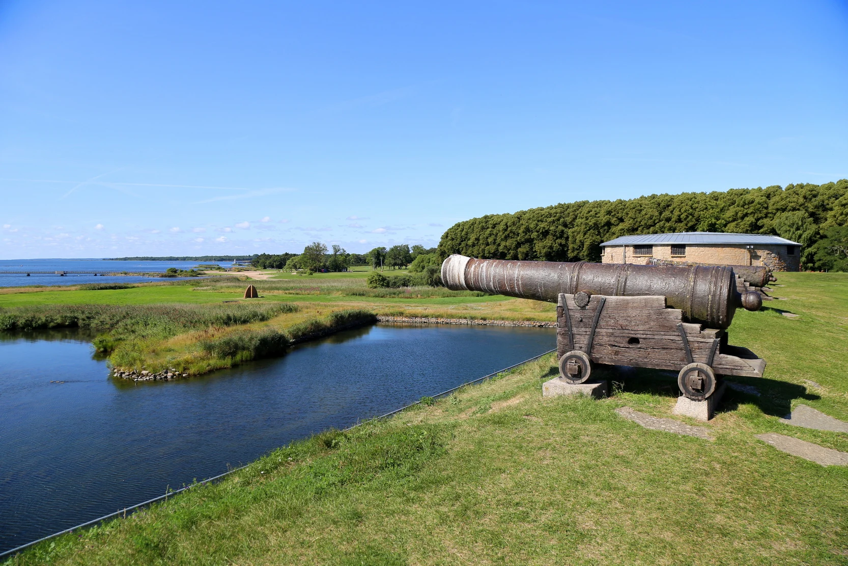 ��䣺�ȼ�֮�ǿ��������������Ƶ� + ��俨������¡�¡�����Ĭ��karlsKrona�ĳǹ���