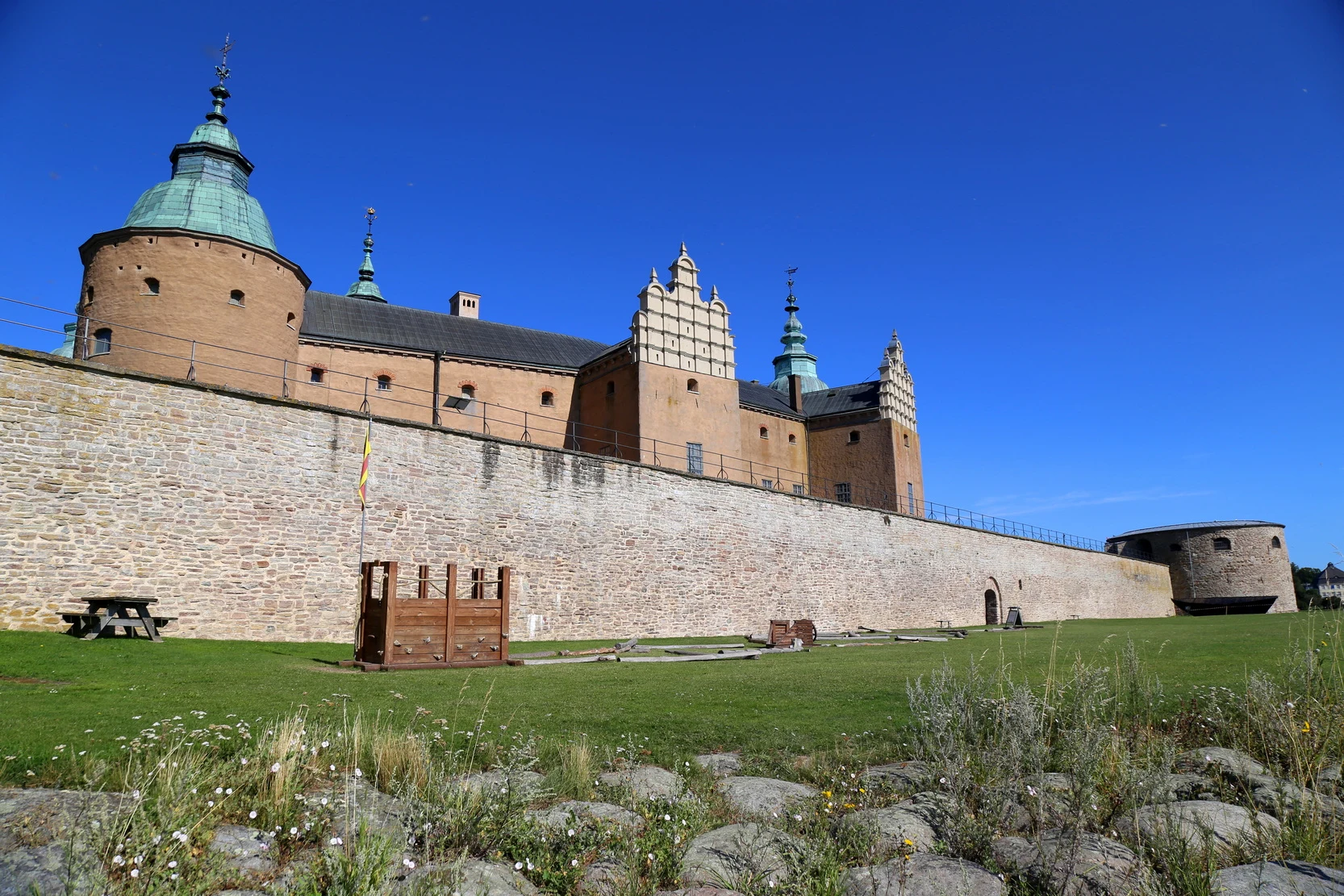 ��䣺�ȼ�֮�ǿ��������������Ƶ� + ��俨������¡�¡�����Ĭ��karlsKrona�ĳǹ���