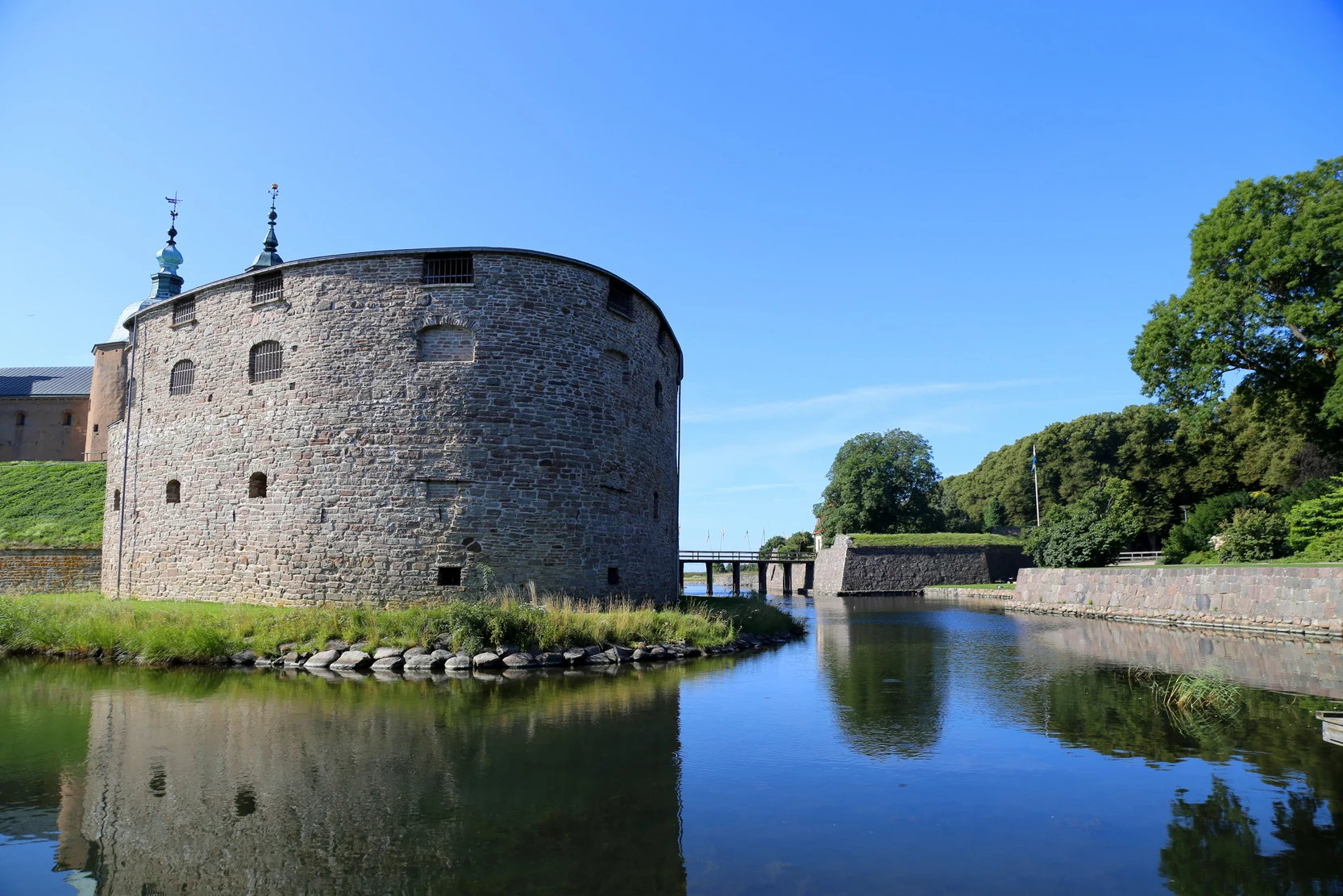 ��䣺�ȼ�֮�ǿ��������������Ƶ� + ��俨������¡�¡�����Ĭ��karlsKrona�ĳǹ���