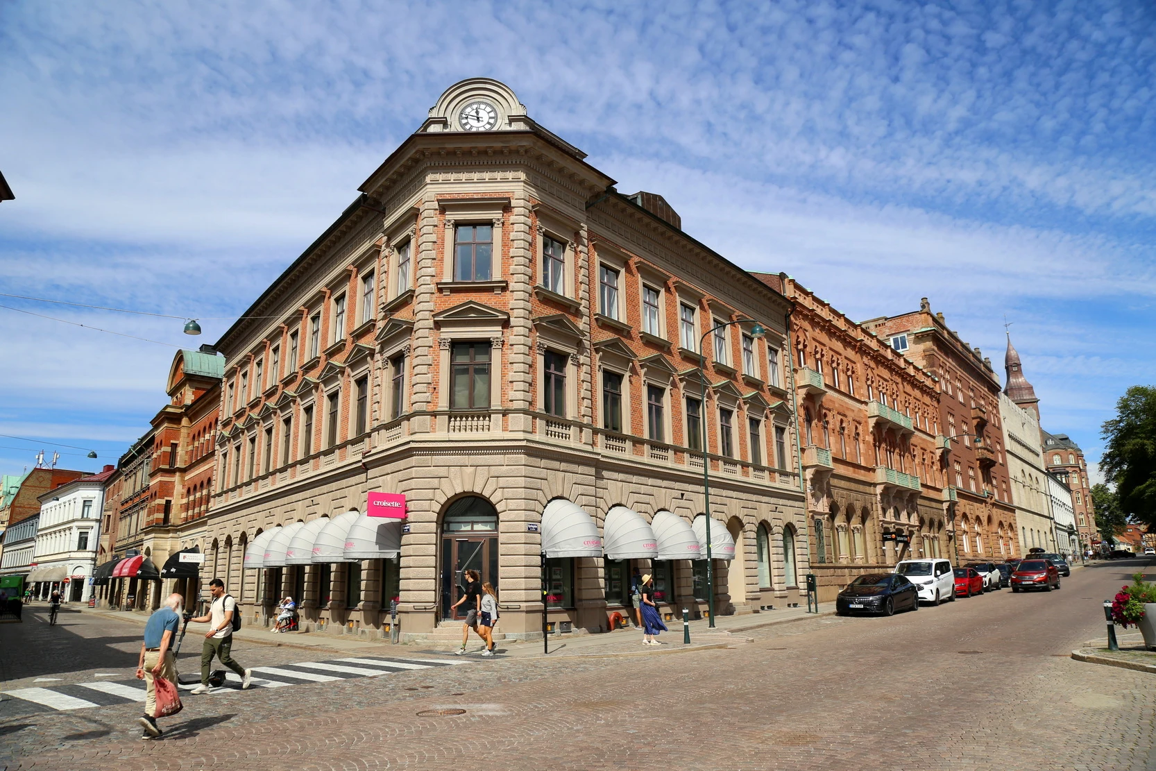 ��䣺�ȼ�֮�ǿ��������������Ƶ� + ��俨������¡�¡�����Ĭ��karlsKrona�ĳǹ���