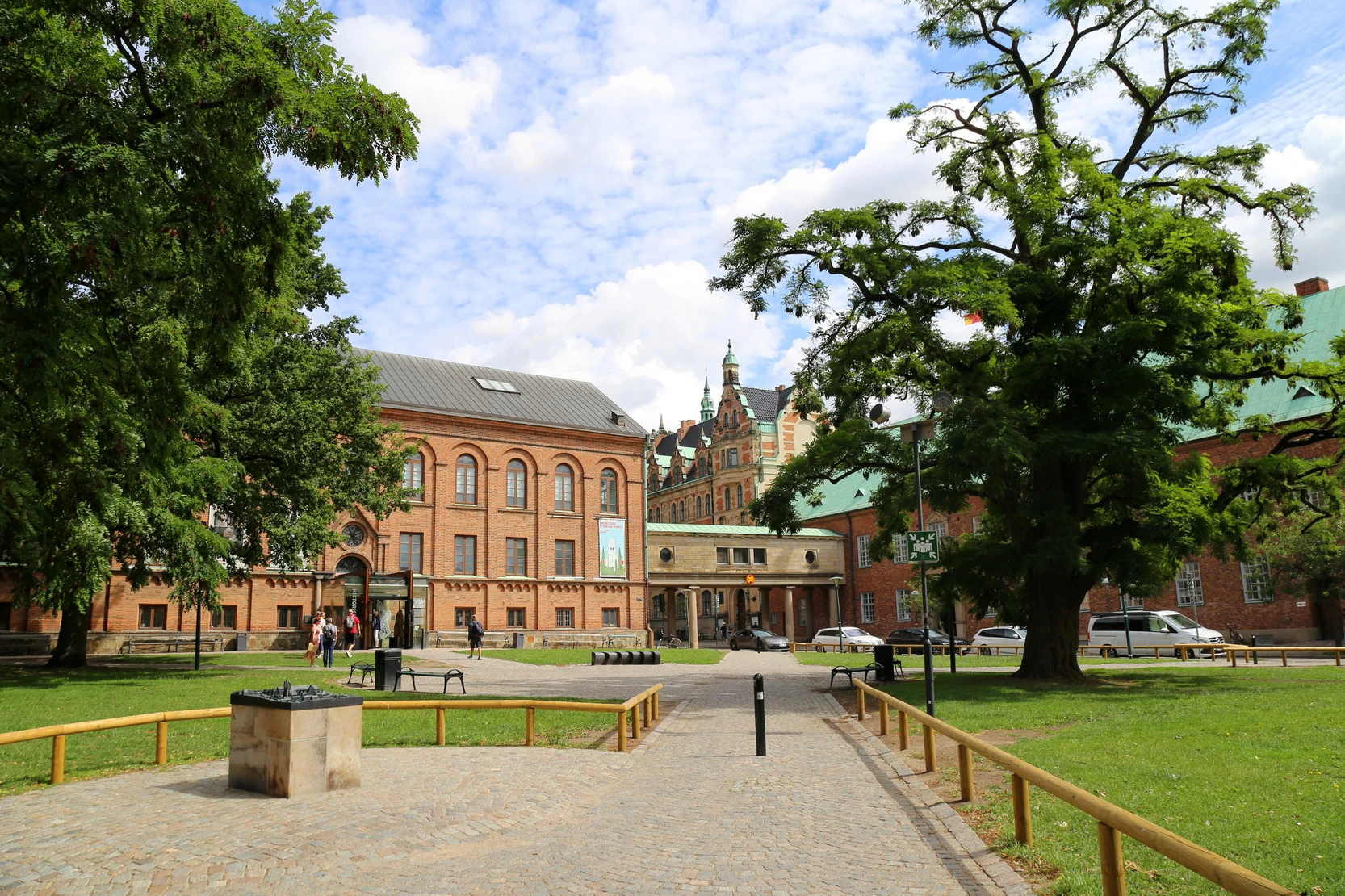��䣺�ȼ�֮�ǿ��������������Ƶ� + ��俨������¡�¡�����Ĭ��karlsKrona�ĳǹ���