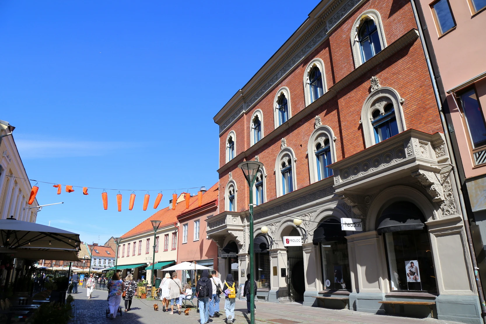 ��䣺�ȼ�֮�ǿ��������������Ƶ� + ��俨������¡�¡�����Ĭ��karlsKrona�ĳǹ���