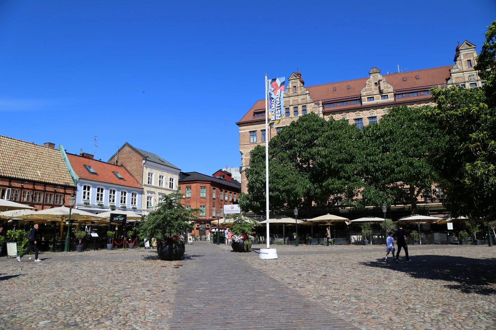 ��䣺�ȼ�֮�ǿ��������������Ƶ� + ��俨������¡�¡�����Ĭ��karlsKrona�ĳǹ���