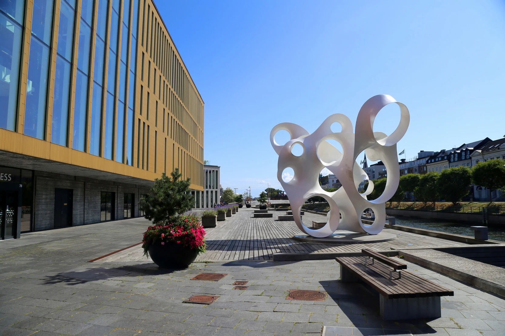��䣺�ȼ�֮�ǿ��������������Ƶ� + ��俨������¡�¡�����Ĭ��karlsKrona�ĳǹ���