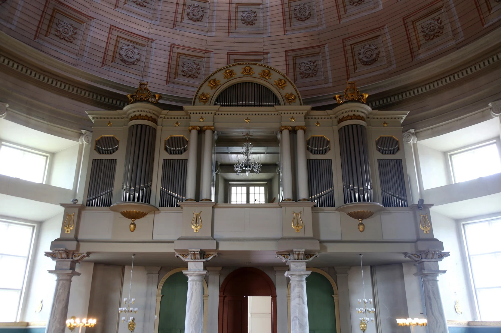 ��䣺�ȼ�֮�ǿ��������������Ƶ� + ��俨������¡�¡�����Ĭ��karlsKrona�ĳǹ���