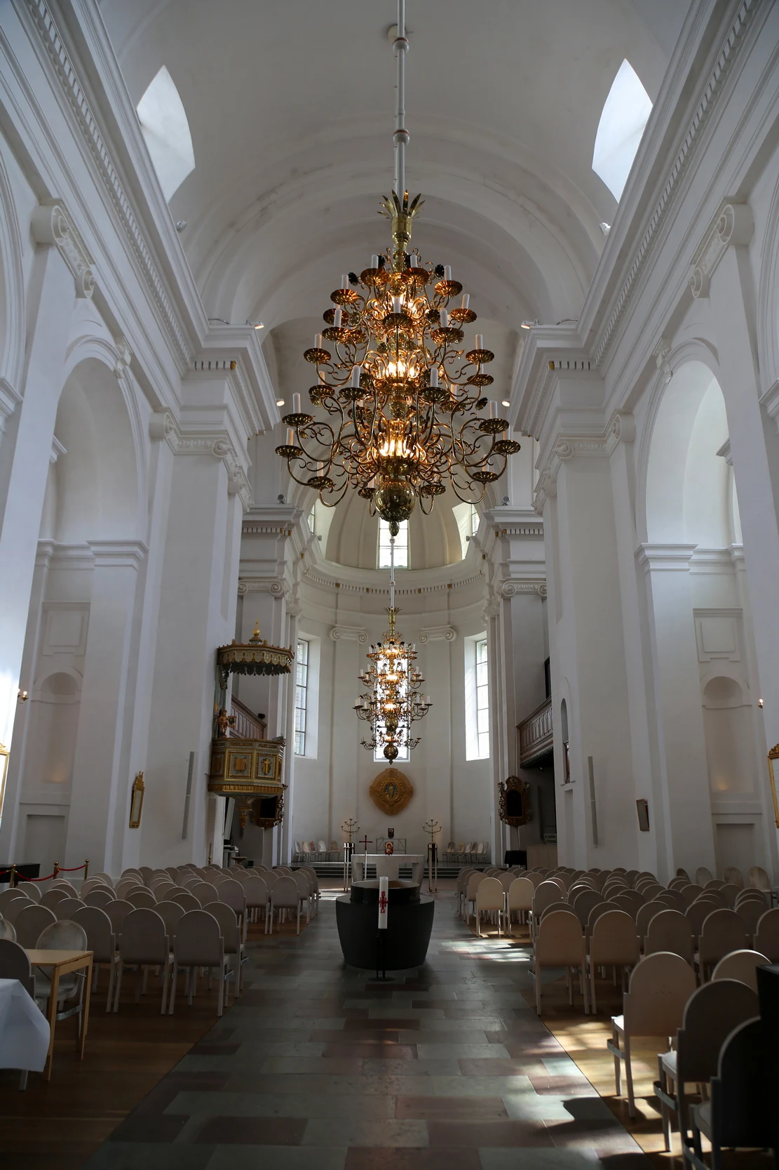 ��䣺�ȼ�֮�ǿ��������������Ƶ� + ��俨������¡�¡�����Ĭ��karlsKrona�ĳǹ���