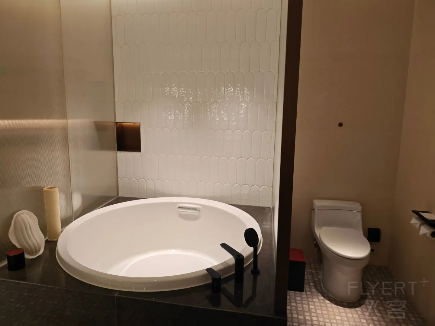 135323cDlKdWbPaLl04L5L.jpg