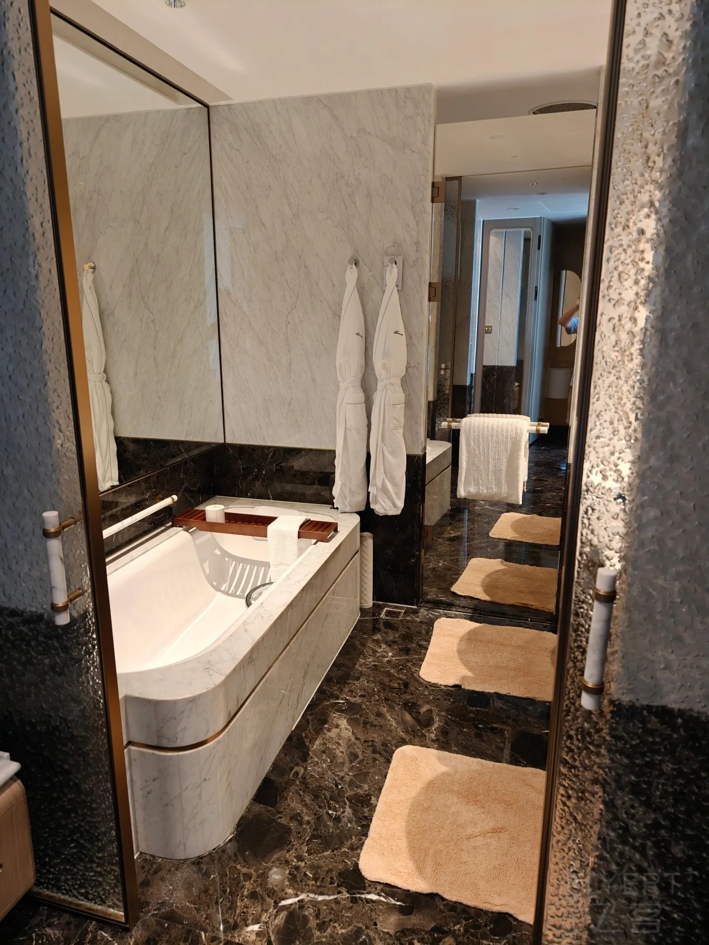 034019ihP2HvrQodS9lt7d.jpg