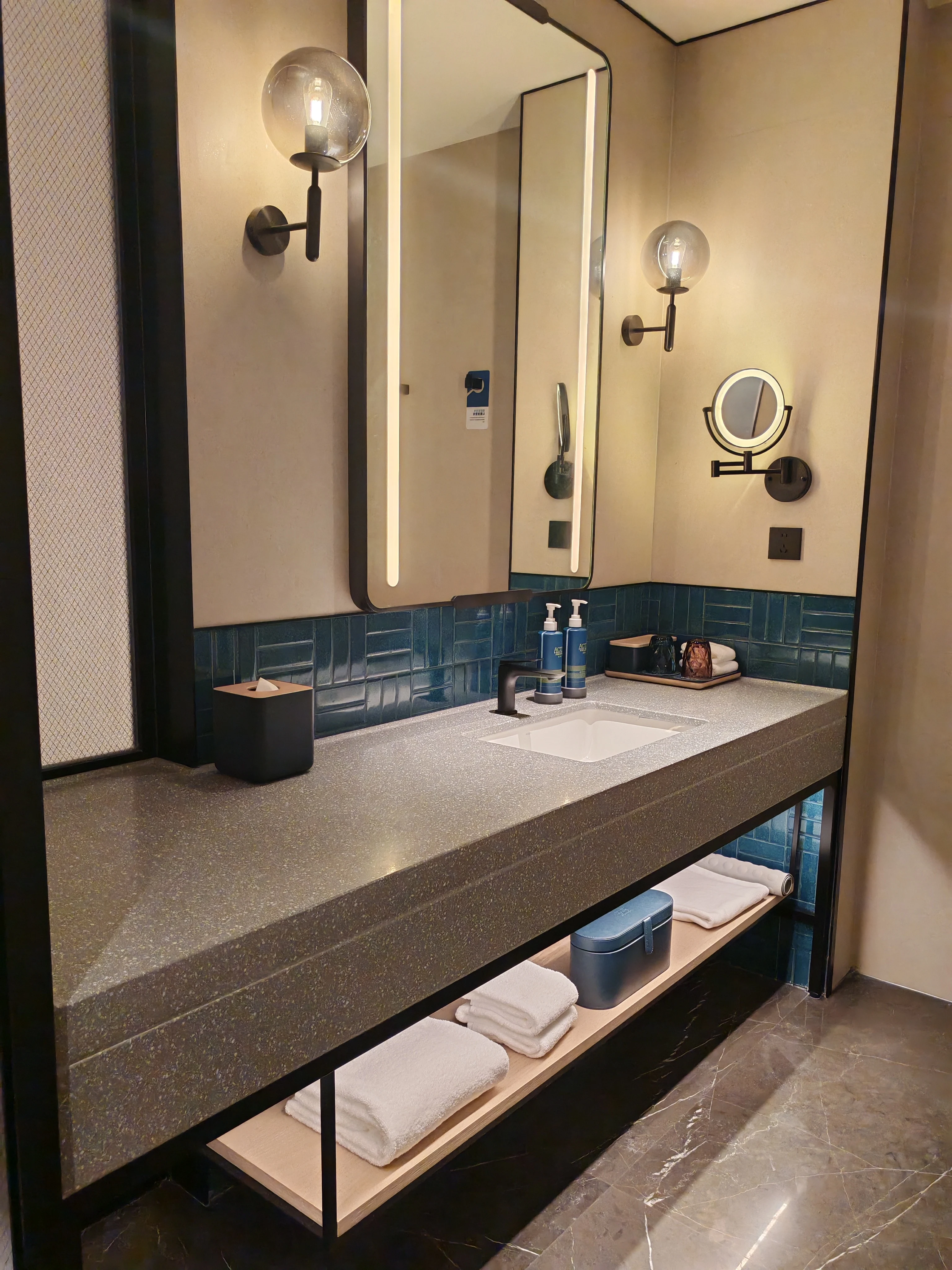 �׷�������Ӣ������������ڹ��ֵ������ѡ�񡪡���ɽ����ϲ���ǾƵ�