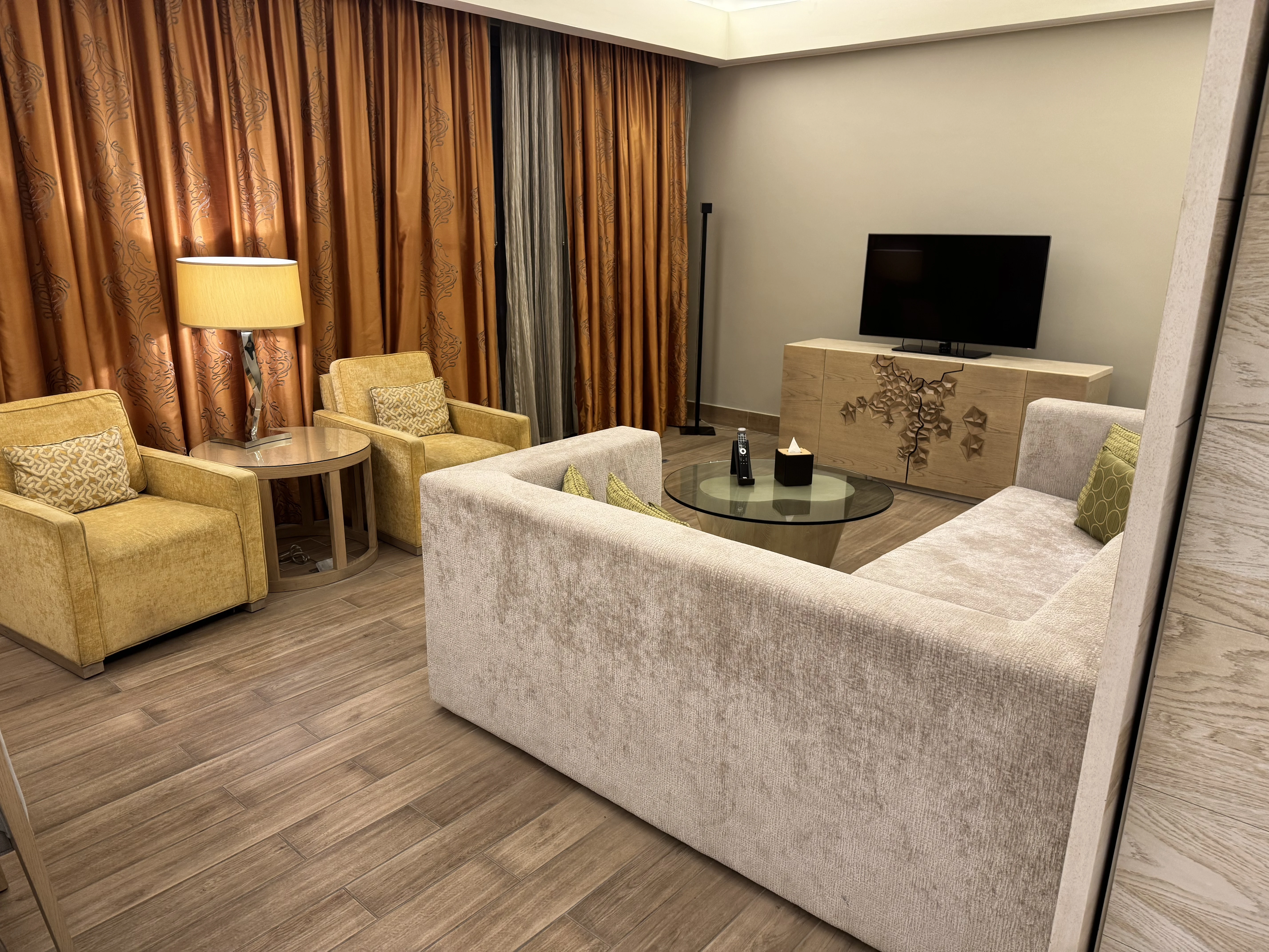 ����ϣ����ˮ�ƶȼپƵ�Hilton Dead Sea Resort & Spa����������һ�����׷�����