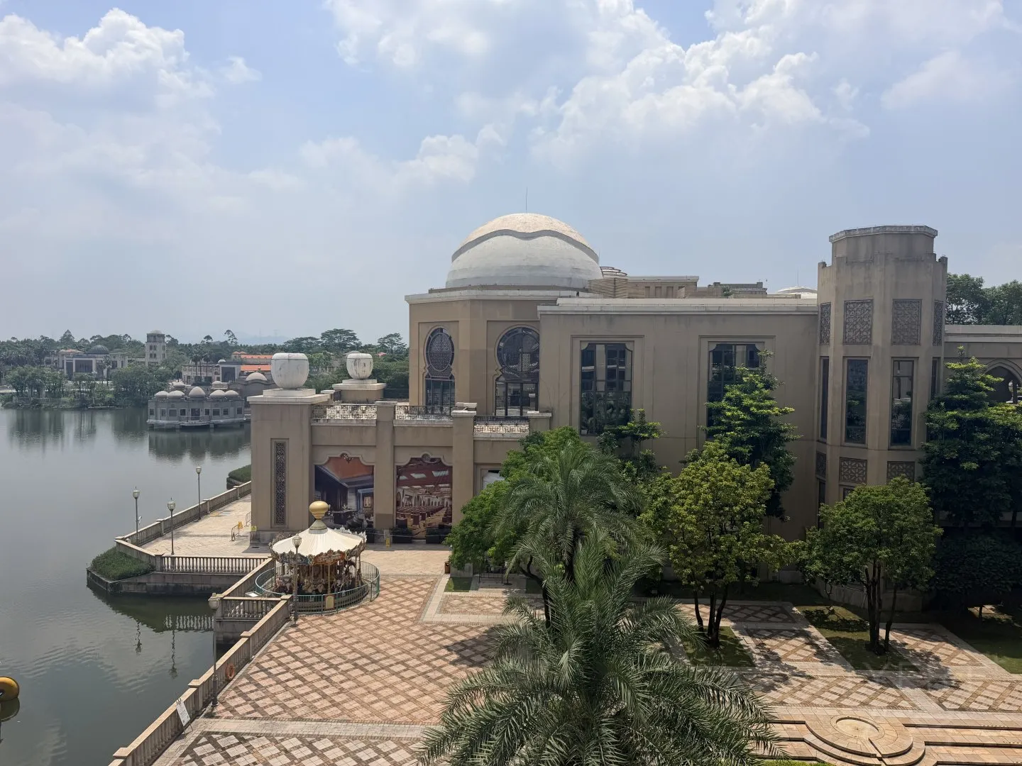 162555SLIYLJZTVEBAOXAH.jpg