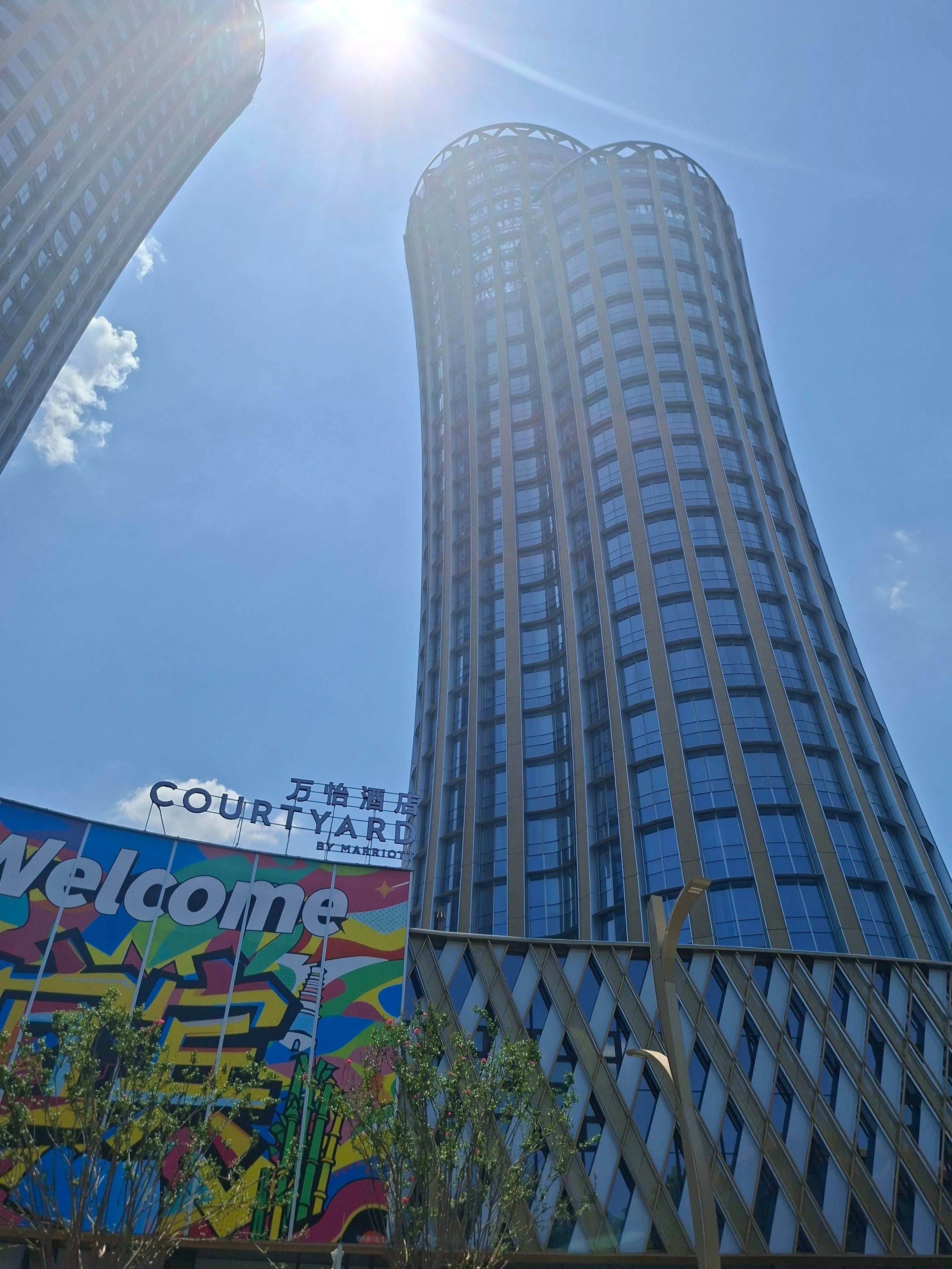 ���֮�ϡ��˱����������Ƶ���ס����
