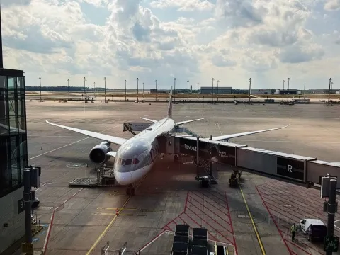 ���ա�QR82-QR818��BER-DOH -HKG����B789/B77W ����շ���