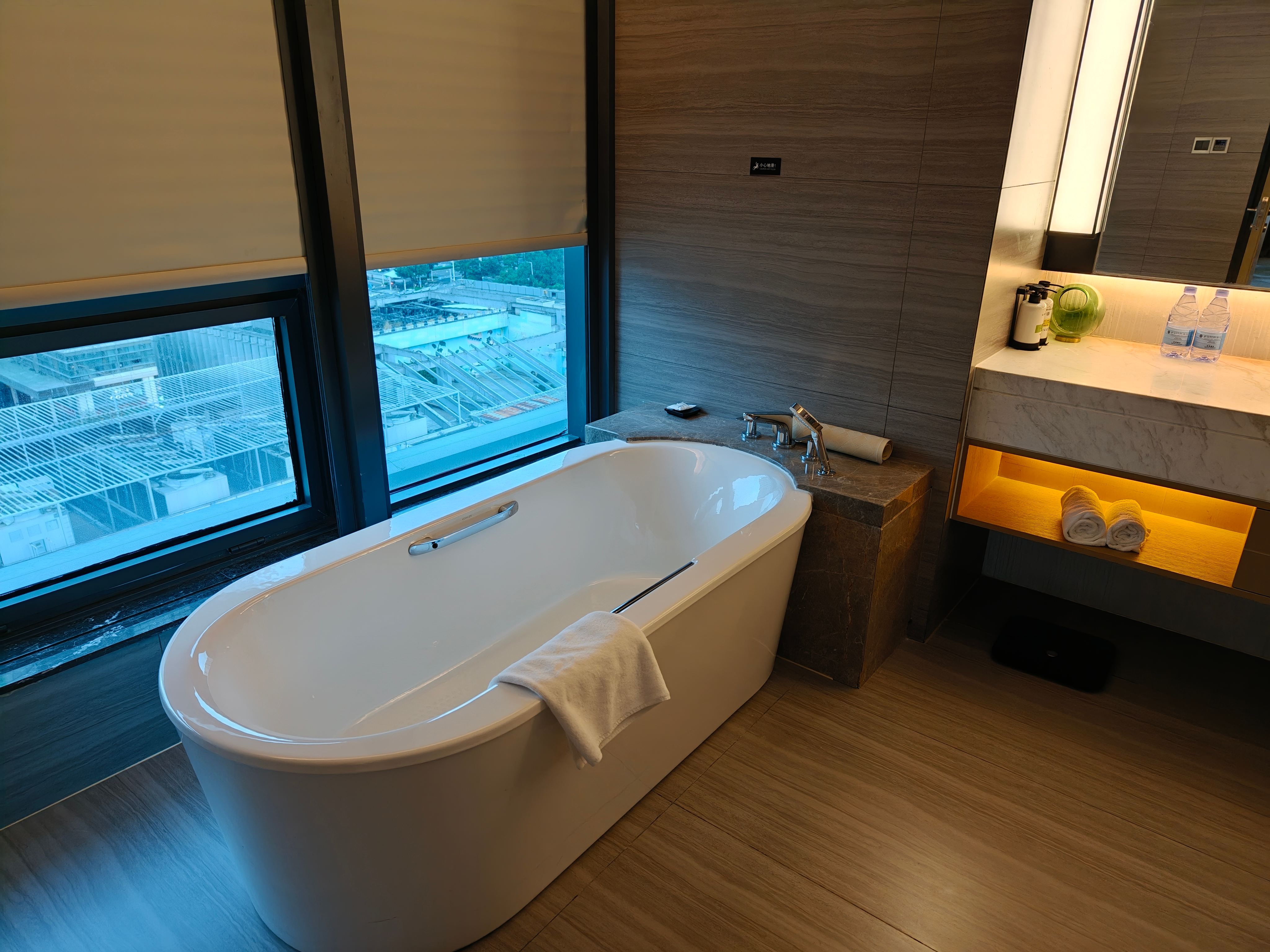 ��17�����죣���ų�ɽɫ������Я�þӡ�������̩�̲������Ƶ���סʵ��