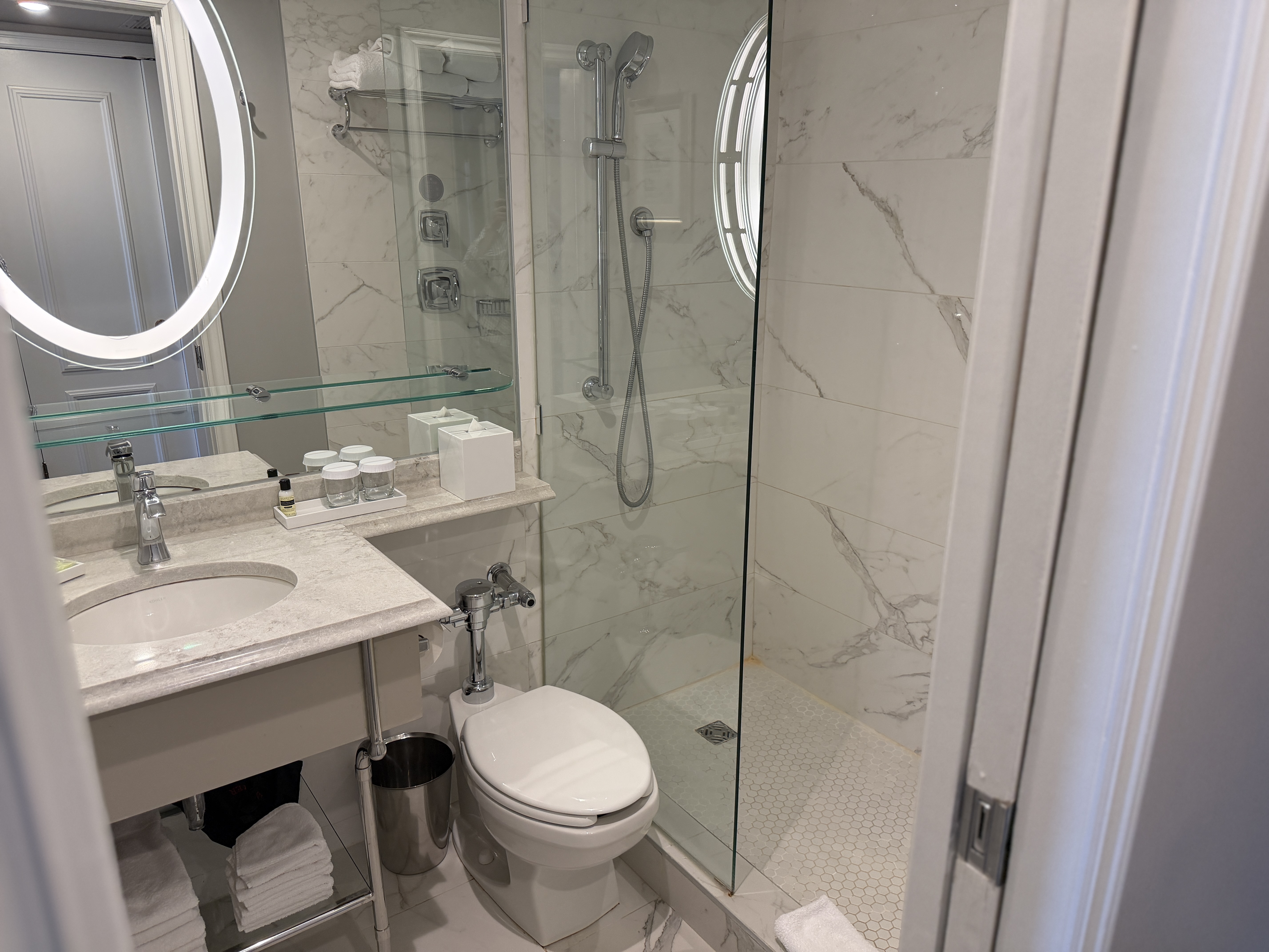 ����100������1927��·�������˹�����¾Ƶ�The Hotel SK��;��
