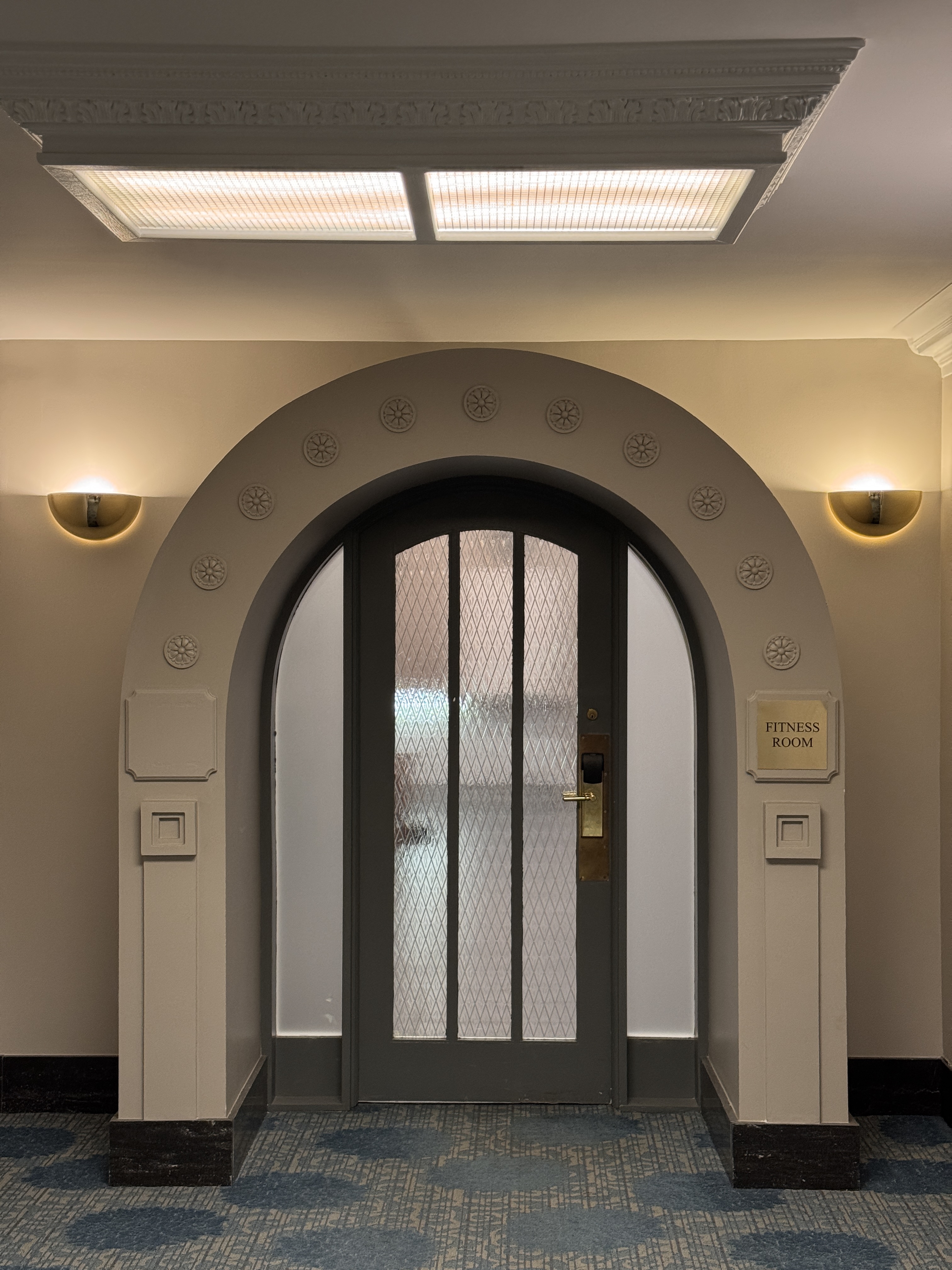����100������1927��·�������˹�����¾Ƶ�The Hotel SK��;��