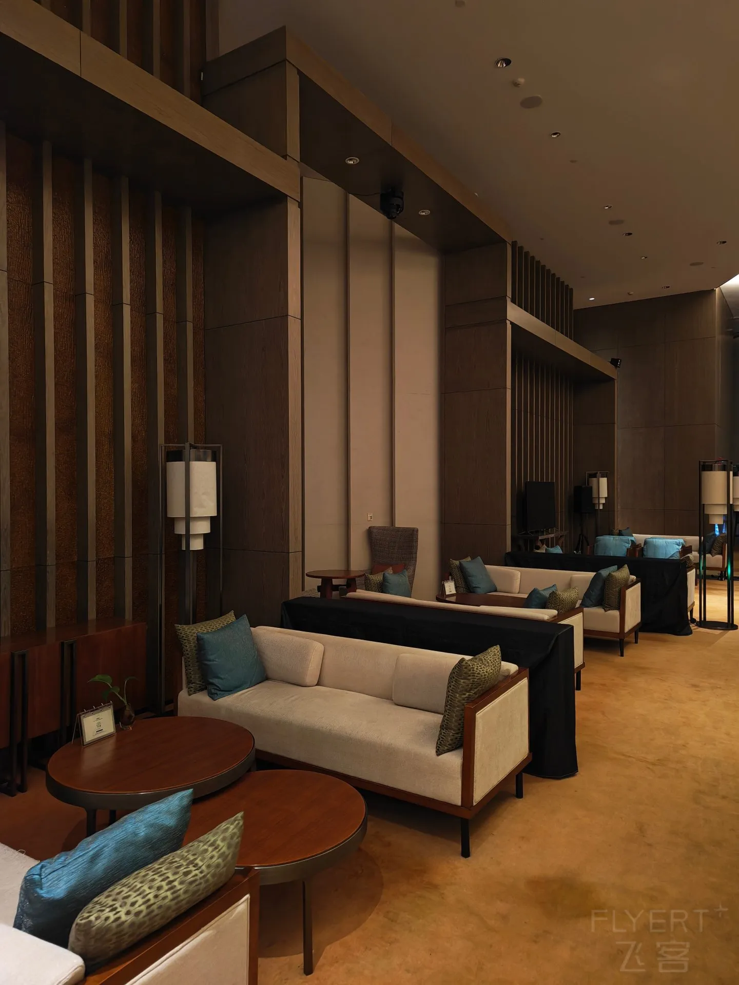 153825NcpP8LhLc7M83Poq.jpg