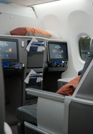 ���˵����վ�ϲ�س̡��º�B737MAX�����SIN- CAN��SQ852������