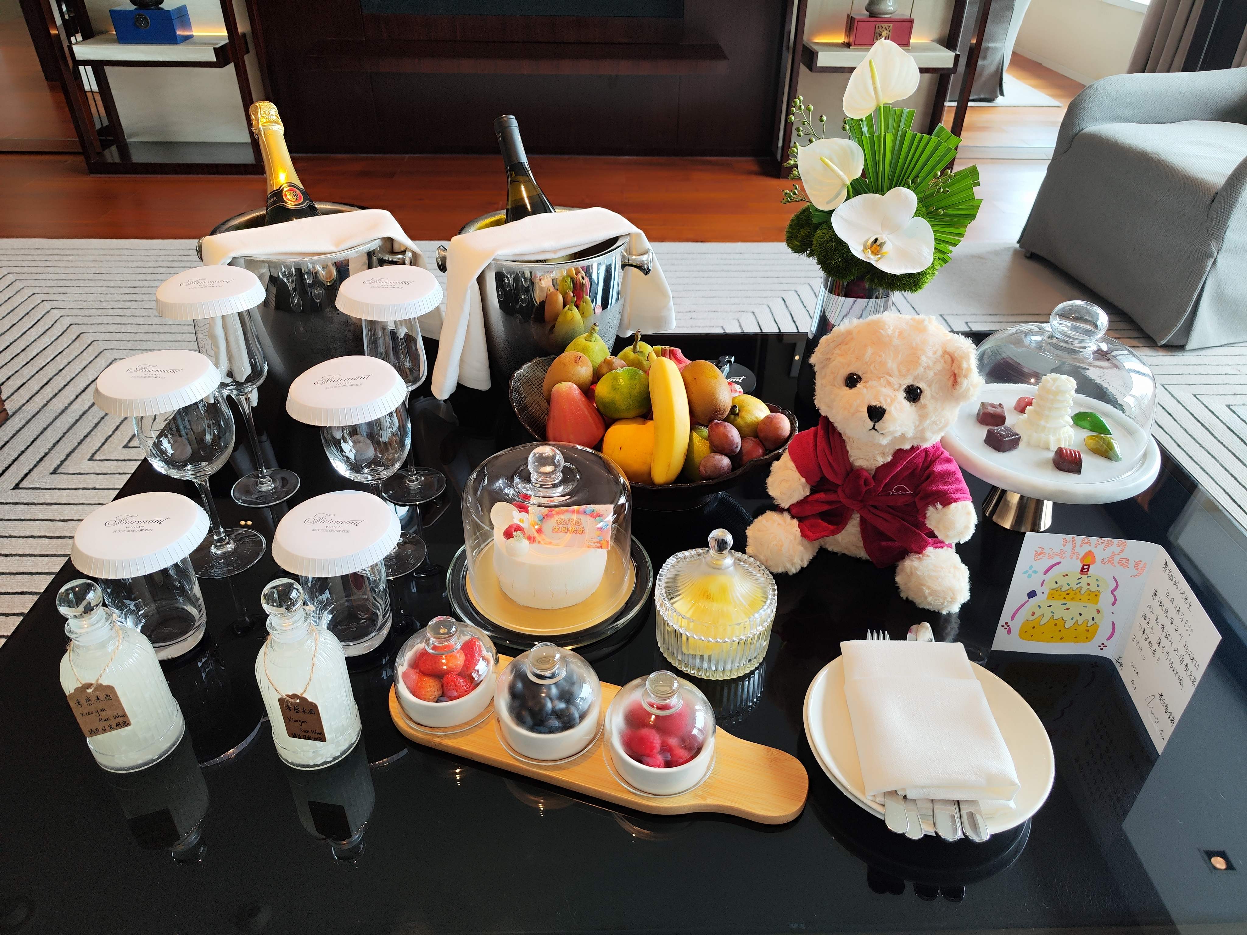 �人�����Ѷ��ɾƵ꡸�Ѷ��ɣ�Ϊ���ʱ�ɽ𡹡����������������һ���������������飡