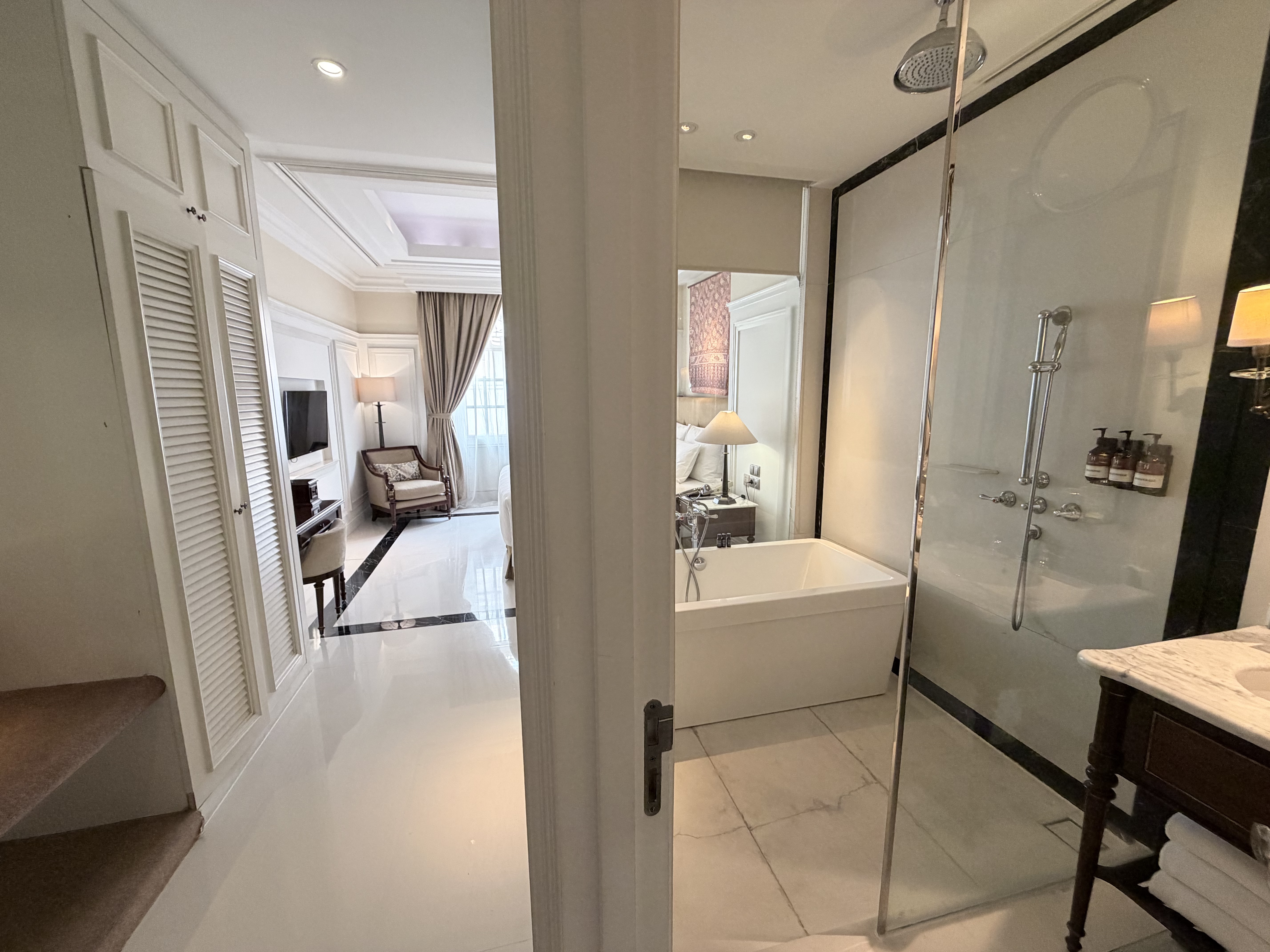 ��̽�żӴ�- Hermitage�Ƶ�������ס���۸���������������[by�Ϻ�Сҽ��]