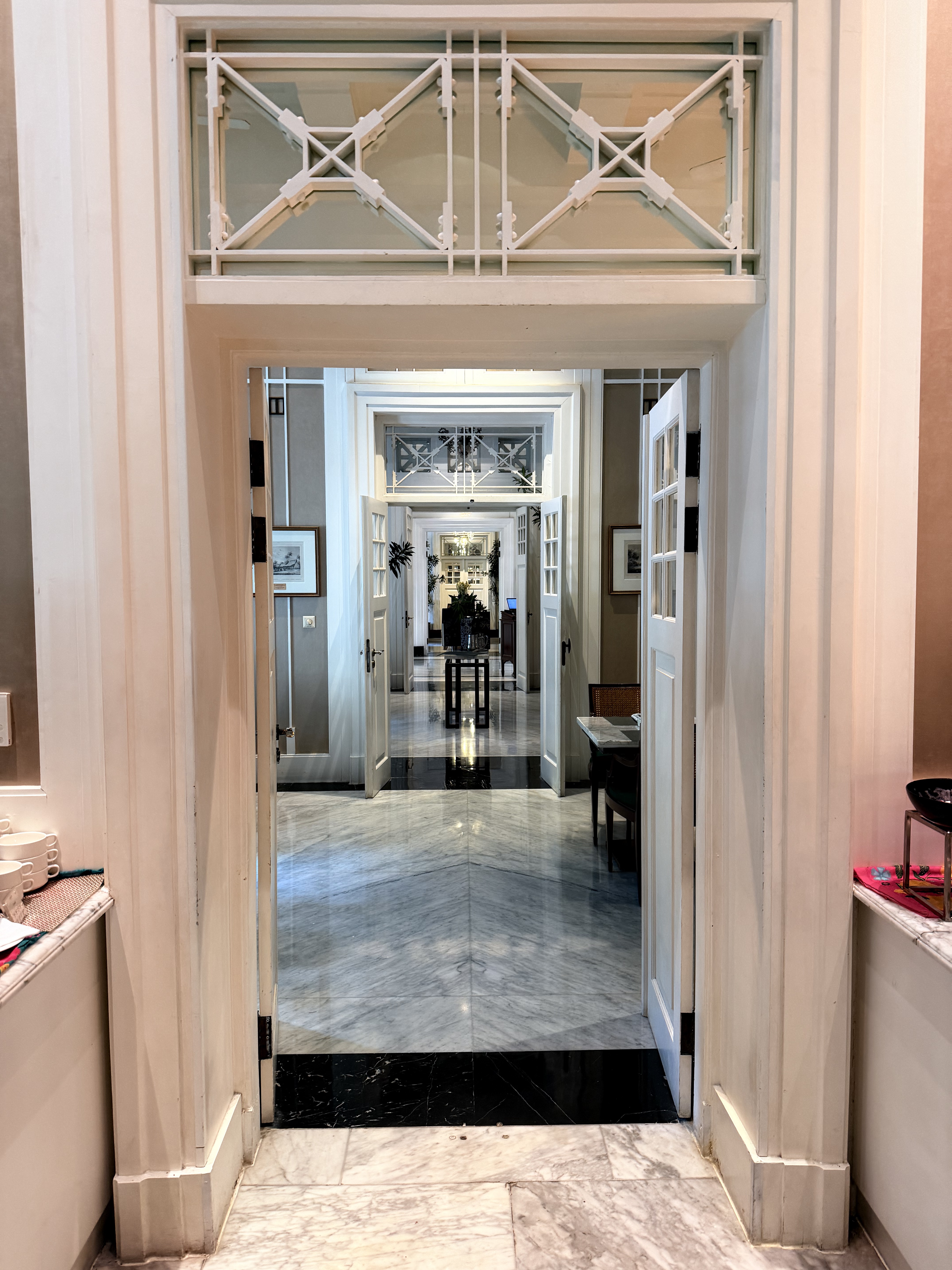 ��̽�żӴ�- Hermitage�Ƶ�������ס���۸���������������[by�Ϻ�Сҽ��]