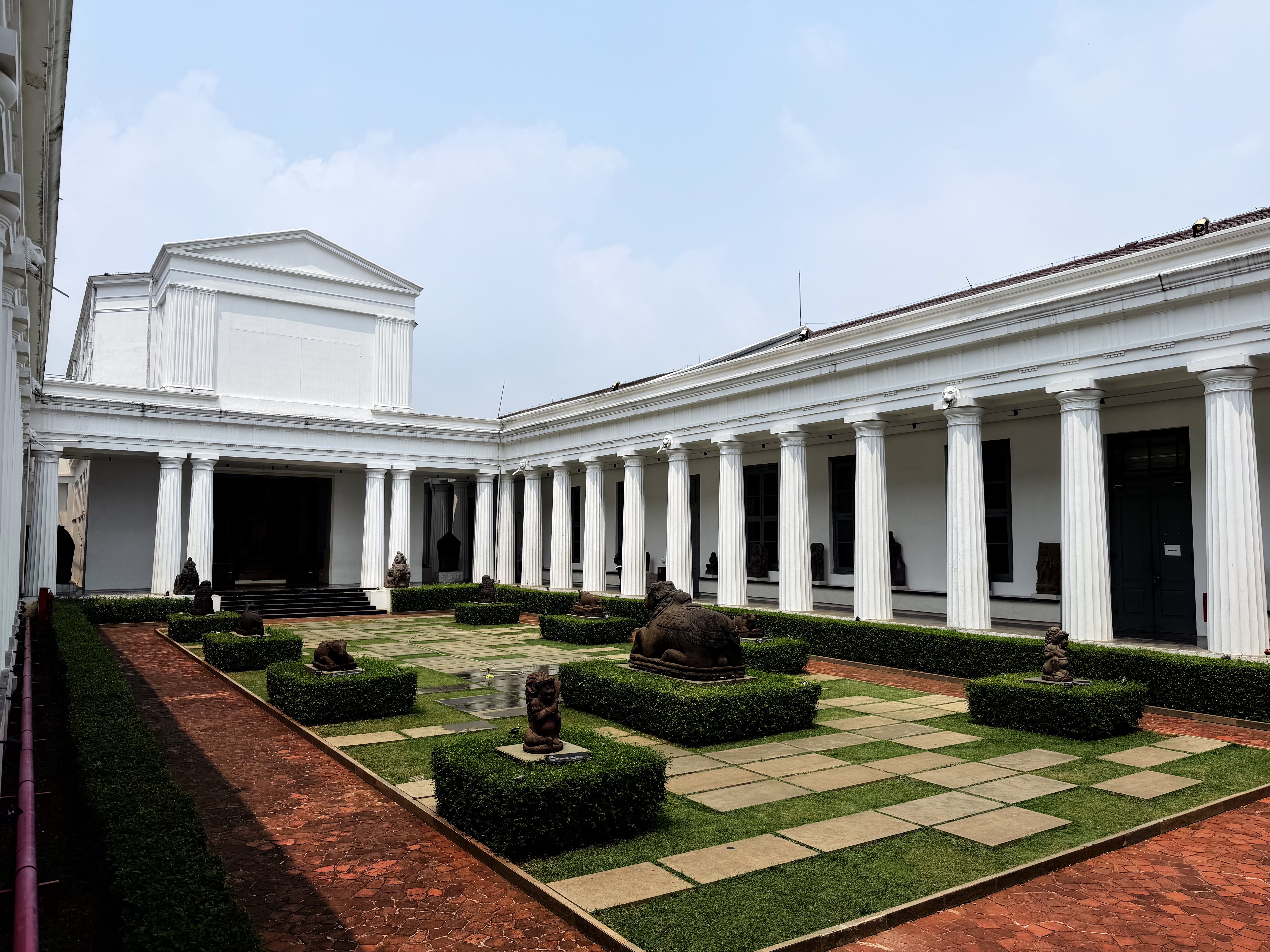 ��̽�żӴ�- Hermitage�Ƶ�������ס���۸���������������[by�Ϻ�Сҽ��]