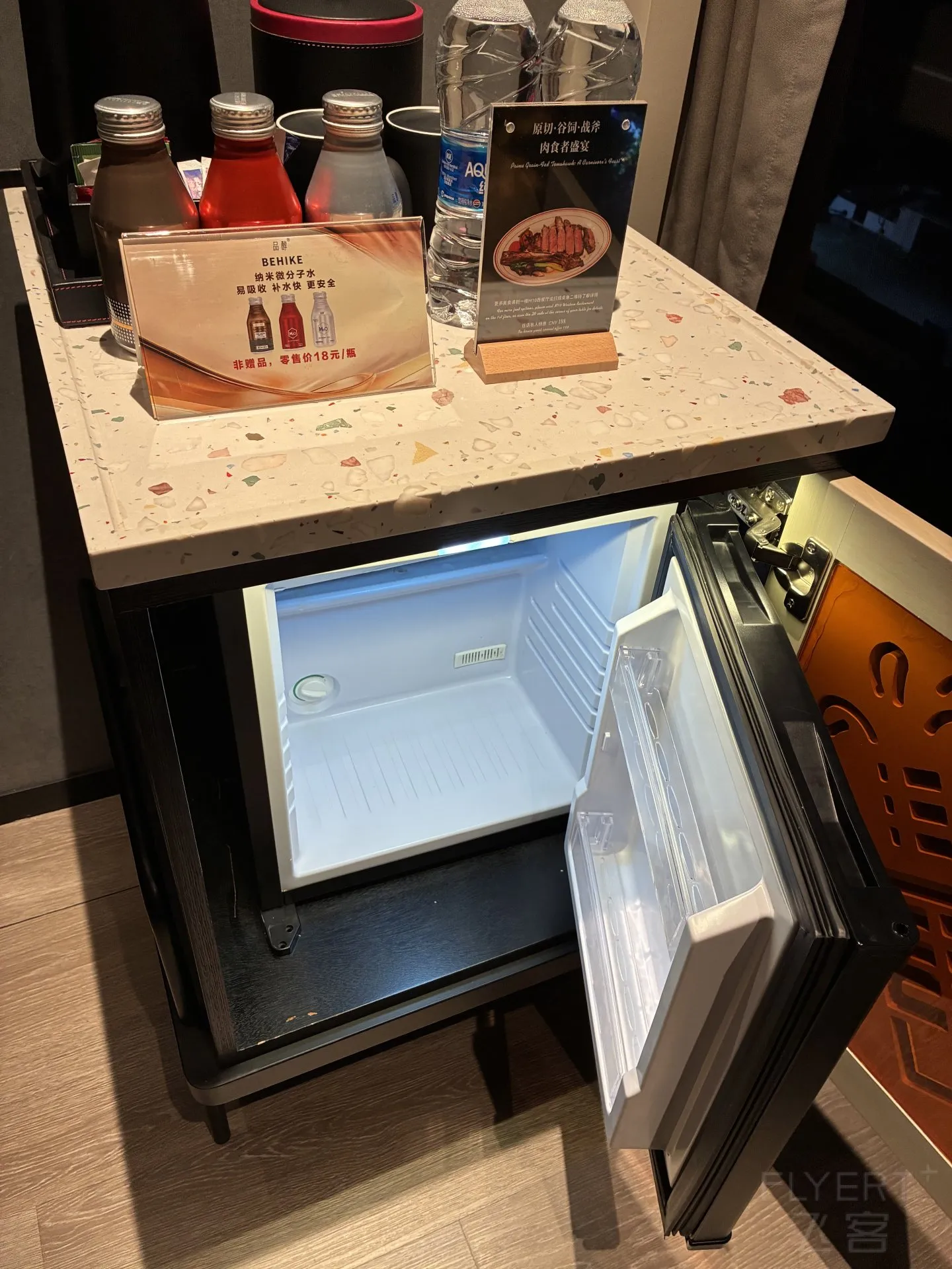 093602WOFIDCIUAPETTOHE.jpg