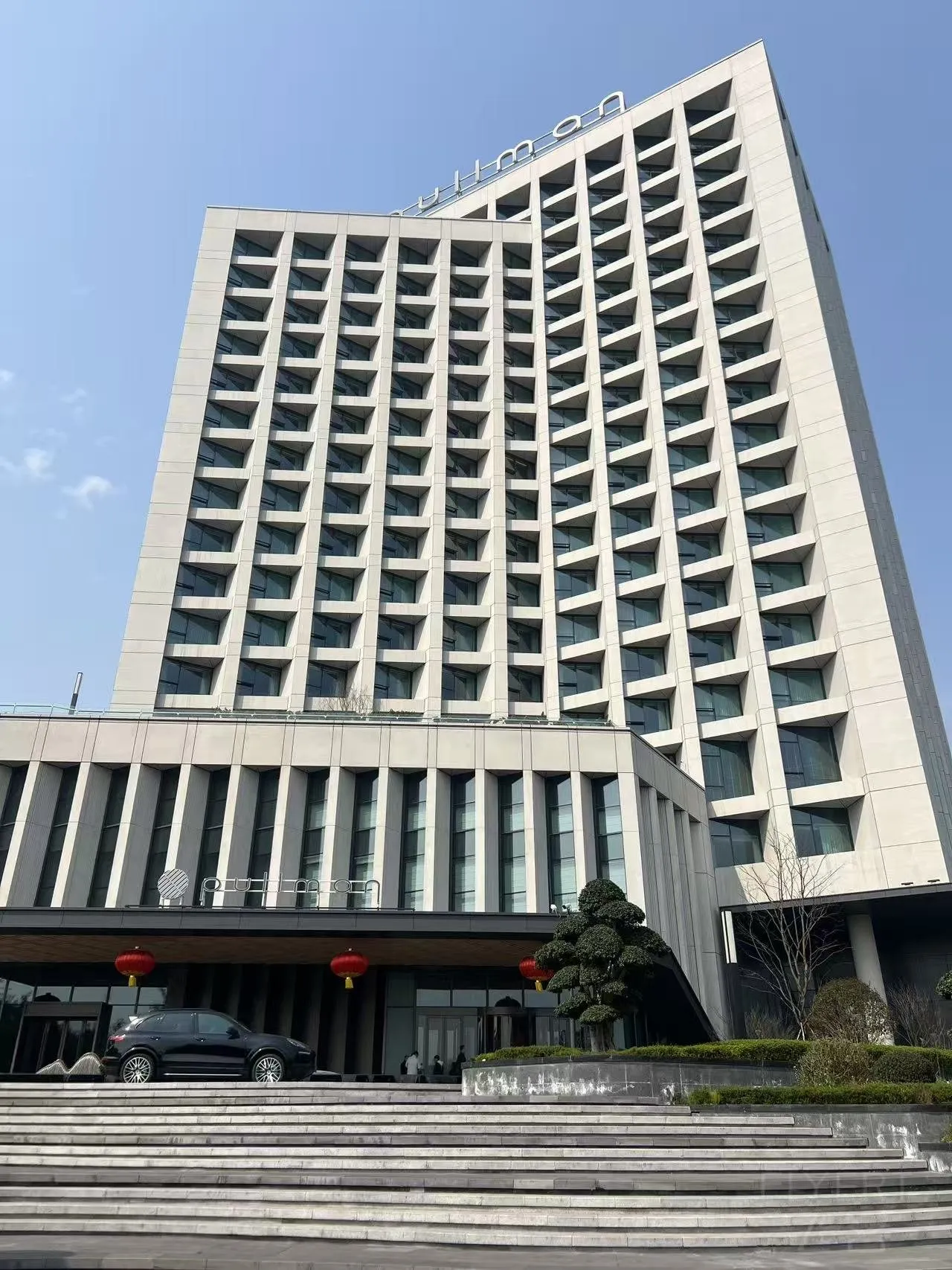 酒店外观.jpg