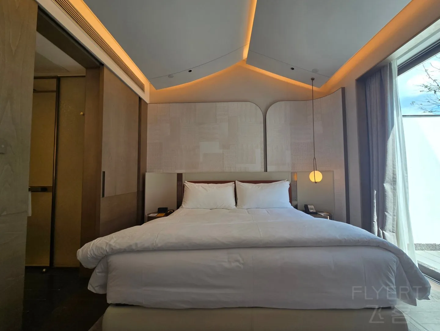 164520DkdZSf8pXT22cED2.jpg
