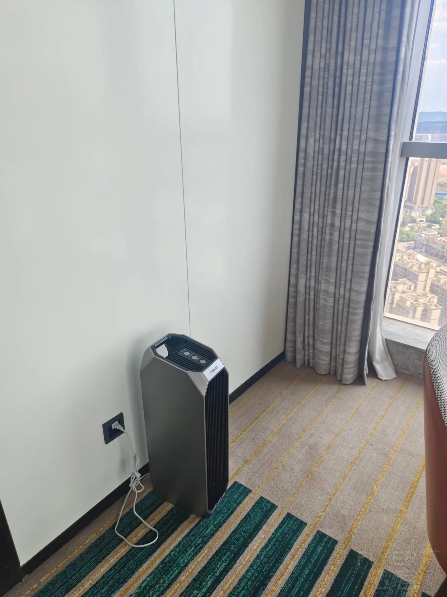 063211pxYuzvuEdJtujVXl.jpg