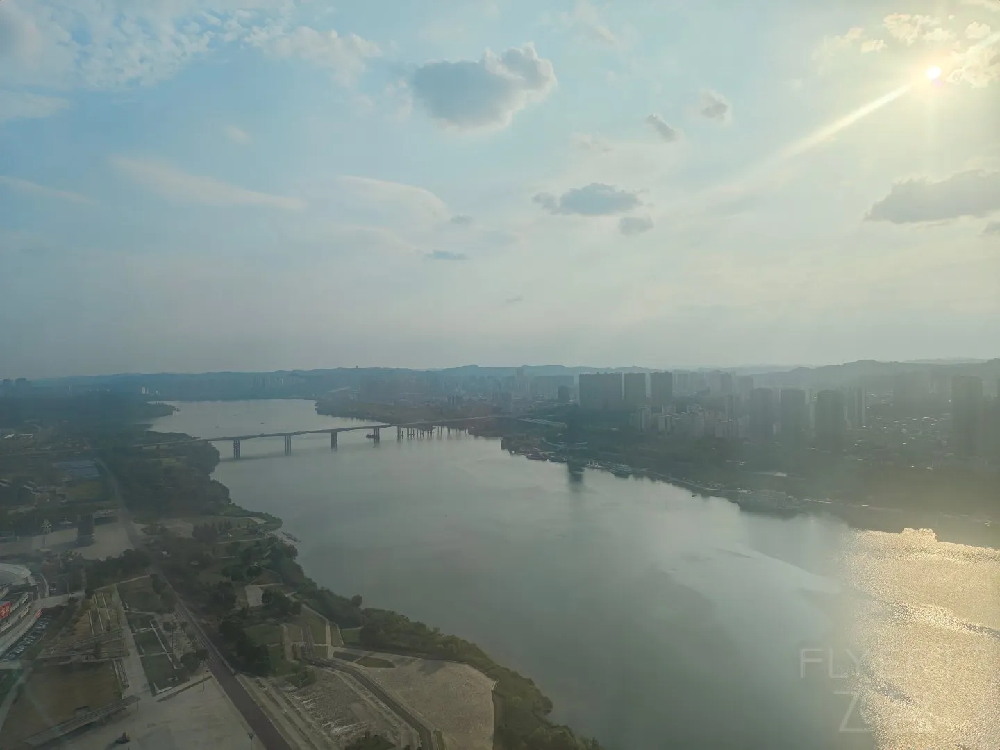 083353y3Cor3JEoJgcllWA.jpg