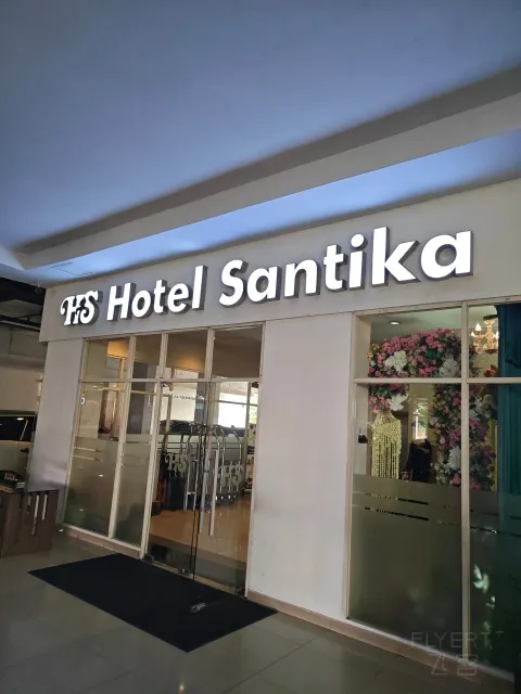 ���żӴ����ǳǡ��²�Santikaɺ�Ͽ��Ƶ���ס����