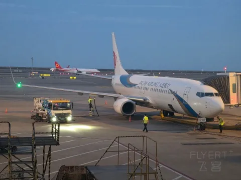 ����Яĺɫ���ɺ����ǳ����� �������� CA8912 PVG-DLC ����737-800 ���ò�