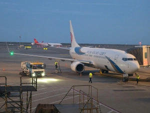 ����Яĺɫ���ɺ����ǳ����� �������� CA8912 PVG-DLC ����737-800 ���ò�