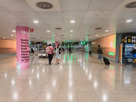 �ƶ�֮�ϣ���������AF1148 CDG-BCN����320��ȫ��������