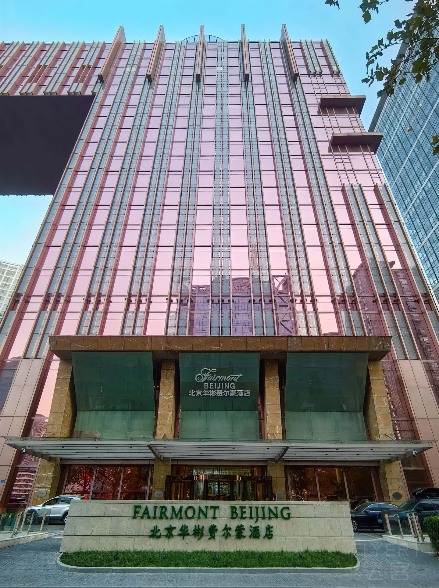 1539425KfMYmvEZQKL7m2p.jpg