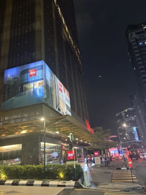 ��¡��KLCC�����Ǽ��˱�˼ʵ�⣬��¥�ޱ�Ӿ�ؼӷ�